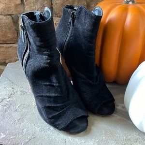 Express peep toe bootie